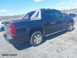 2011 Chevrolet Avalanche LT with VIN 3GNTKFE36BG278100, listed as a IAAI auction lot 41993325 with 246,808 mi miles. Bid and sale history available at carsss.com. Image 4.