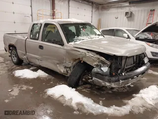 2006 Chevrolet Silverado 1500 LS with VIN 1GCEC19V46Z180282, listed as a IAAI auction lot 41612230 with 180,898 mi miles. Bid and sale history available at carsss.com. Image 1.