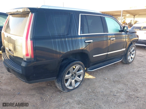 2019 Cadillac Escalade Luxury with VIN 1GYS4BKJ7KR273332, listed as a IAAI auction lot 40895521 with 64,175 mi miles. Bid and sale history available at carsss.com. Image 4.