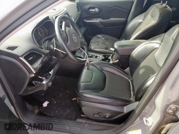 2019 Jeep Cherokee Latitude Plus с VIN 1C4PJLLB6KD439466, выставлен на аукционе Copart как лот 63018355 с пробегом 72 007 миль миль и Списание • Salvage title. История ставок и продаж доступна на DreamBid. Изображение 8.