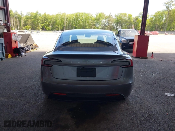 2025 Tesla Model 3 Long Range with VIN 5YJ3E1EB4SF943771, listed as a IAAI auction lot 42330181 with 3,533 mi miles and . Bid and sale history available at DreamBid. Image 15.