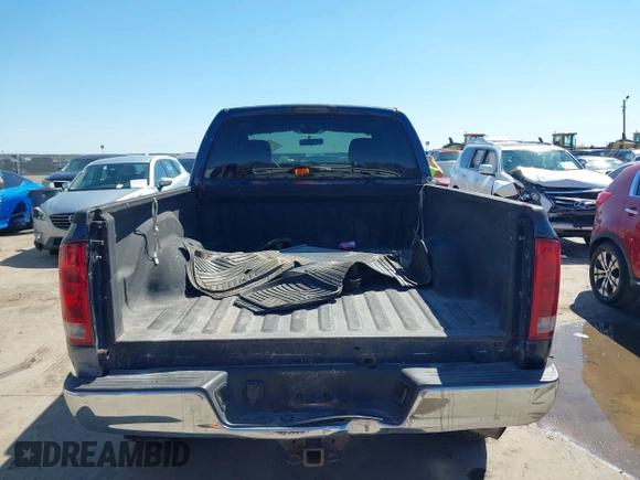 2005 Dodge 3500 SLT z VIN 3D7LS38CX5G847351, wystawiony jako IAAI lot #41649246 z przebiegiem 260 590 mil mil oraz . Historia ofert i sprzedaży dostępna na DreamBid. Obrazek 17.