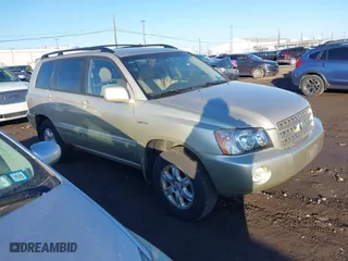 2003 Toyota Highlander with VIN JTEHF21A830097971, listed as a IAAI auction lot 41857302 with 205,519 mi miles. Bid and sale history available at carsss.com. Image 1.