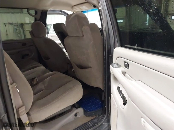 2005 Chevrolet Avalanche Z71 with VIN 3GNEK12Z35G291816, listed as a IAAI auction lot 41715344 with 247,353 mi miles. Bid and sale history available at carsss.com. Image 8.