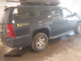 2008 Chevrolet Suburban 3LT z VIN 1GNFK16328J211810, wystawiony jako IAAI lot #42379897 z przebiegiem 191 730 mil mil oraz . Historia ofert i sprzedaży dostępna na DreamBid. Obrazek 4.