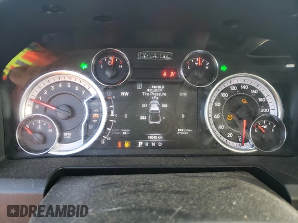 2019 Ram 1500 Big Horn z VIN 1C6RR7LT3KS744346, wystawiony jako Copart lot #46483155 z przebiegiem 19 045 mil mil oraz Szkoda całkowita • Salvage title. Historia ofert i sprzedaży dostępna na DreamBid. Obrazek 8.