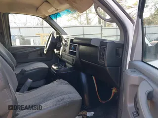 2014 GMC Savana Cargo Van with VIN 1GTW7GCA2E1169201, listed as a IAAI auction lot 41648525 with 462,975 mi miles. Bid and sale history available at carsss.com. Image 5.