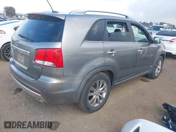 2012 Kia Sorento SX with VIN 5XYKWDA24CG195291, listed as a IAAI auction lot 41912320 with 245,650 mi miles. Bid and sale history available at carsss.com. Image 4.