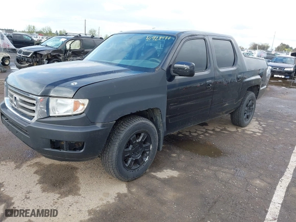 2013 Honda Ridgeline RTS with VIN 5FPYK1F46DB015386, listed as a IAAI auction lot 41928477 with 275,963 mi miles. Bid and sale history available at carsss.com. Image 2.