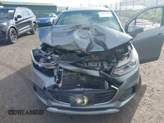 2020 Chevrolet Trax LT z VIN 3GNCJPSB7LL323025, wystawiony jako IAAI lot #42258130 z przebiegiem 55 635 mil mil oraz . Historia ofert i sprzedaży dostępna na DreamBid. Obrazek 6.
