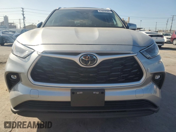 2023 Toyota Highlander L with VIN 5TDKDRAH3PS049805, listed as a Copart auction lot 61053545 with 12,121 mi miles and Salvage title. Bid and sale history available at DreamBid. Image 5.
