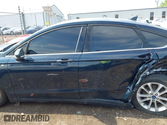 2020 Ford Fusion SE z VIN 3FA6P0HDXLR224898, wystawiony jako IAAI lot #42269794 z przebiegiem 55 023 mil mil oraz . Historia ofert i sprzedaży dostępna na DreamBid. Obrazek 14.