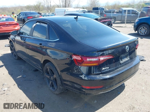 2019 Volkswagen Jetta SEL z VIN 3VWE57BU1KM060382, wystawiony jako IAAI lot #42048630 z przebiegiem 68 089 mil mil oraz . Historia ofert i sprzedaży dostępna na DreamBid. Obrazek 3.