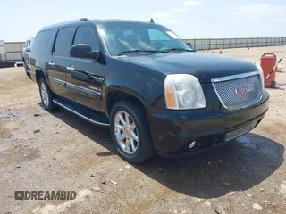2008 GMC Yukon XL z VIN 1GKFK66888J185655, wystawiony jako IAAI lot #41711945 z przebiegiem 168 855 mil mil oraz . Historia ofert i sprzedaży dostępna na DreamBid. Obrazek 1.