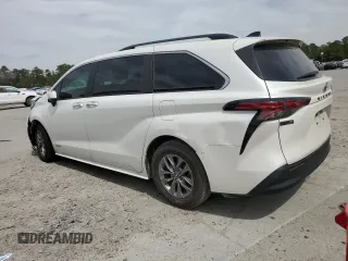 2021 Toyota Sienna XLE with VIN 5TDYRKEC9MS055993, listed as a Copart auction lot 49035865 with 52,257 mi miles and Salvage Title. Bid and sale history available at carsss.com. Image 2.