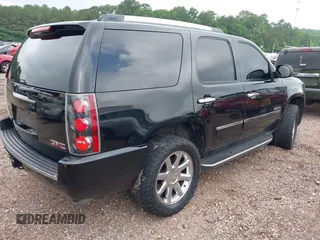 2013 GMC Yukon Denali z VIN 1GKS2EEFXDR305783, wystawiony jako IAAI lot #42305947 z przebiegiem 251 874 mil mil oraz . Historia ofert i sprzedaży dostępna na DreamBid. Obrazek 4.