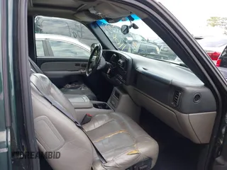 2001 Chevrolet Tahoe LT with VIN 1GNEK13T51R116634, listed as a IAAI auction lot 42106345 with 264,916 mi miles. Bid and sale history available at carsss.com. Image 5.