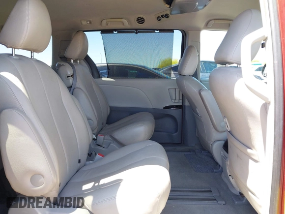 2011 Toyota Sienna LE AAS with VIN 5TDKK3DC2BS118124, listed as a IAAI auction lot 42121524 with 270,284 mi miles. Bid and sale history available at carsss.com. Image 8.