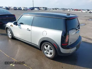 2011 MINI Clubman z VIN WMWZF3C59BT188367, wystawiony jako IAAI lot #40755351 z przebiegiem 122 023 mil mil oraz . Historia ofert i sprzedaży dostępna na DreamBid. Obrazek 3.