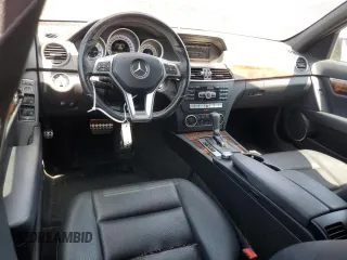 2014 Mercedes-Benz C 250 Sport z VIN WDDGF4HBXEA932241, wystawiony jako Copart lot #58557055 z przebiegiem 138 878 mil mil oraz Szkoda całkowita • Salvage title. Historia ofert i sprzedaży dostępna na DreamBid. Obrazek 8.