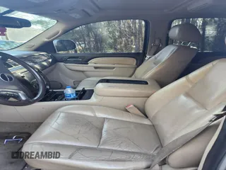 2011 GMC Yukon XL Denali with VIN 1GKS2MEF0BR102845, listed as a IAAI auction lot 41886377 with 210,991 mi miles. Bid and sale history available at carsss.com. Image 5.