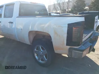 2013 Chevrolet Silverado 2500HD LT with VIN 1GC1CXCG6DF199703, listed as a IAAI auction lot 41287141 with 1 mi miles. Bid and sale history available at carsss.com. Image 3.