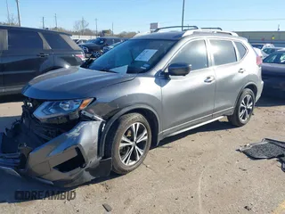 2020 Nissan Rogue SL z VIN 5N1AT2MT2LC743916, wystawiony jako IAAI lot #41723746 z przebiegiem 44 155 mil mil oraz . Historia ofert i sprzedaży dostępna na DreamBid. Obrazek 17.