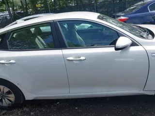 2017 Kia Optima z VIN KNAGT4LC8H5004537, wystawiony jako IAAI lot #42469956 z przebiegiem 101 669 mil mil oraz . Historia ofert i sprzedaży dostępna na DreamBid. Obrazek 13.