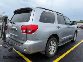 2014 Toyota Sequoia Ltd with VIN 5TDJY5G10ES106431, listed as a Copart auction lot 55072555 with 289,604 mi miles and Clean Title. Bid and sale history available at carsss.com. Image 4.