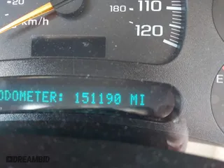2005 Chevrolet Tahoe LT with VIN 1GNEK13T25R261555, listed as a IAAI auction lot 42060225 with 151,190 mi miles. Bid and sale history available at carsss.com. Image 7.