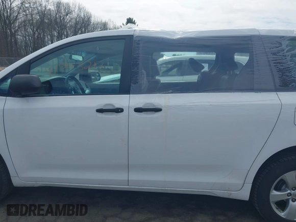 2017 Toyota Sienna L with VIN 5TDZZ3DC7HS776329, listed as a IAAI auction lot 41743217 with 141,181 mi miles and . Bid and sale history available at DreamBid. Image 14.