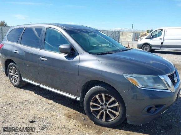 2014 Nissan Pathfinder SV with VIN 5N1AR2MN7EC703558, listed as a IAAI auction lot 41715058 with 209,886 mi miles. Bid and sale history available at carsss.com. Image 1.