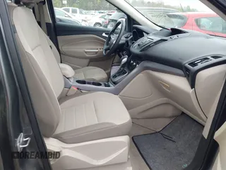 2014 Ford Escape SE with VIN 1FMCU0GX4EUB37846, listed as a IAAI auction lot 41913346 with 131,982 mi miles. Bid and sale history available at carsss.com. Image 5.