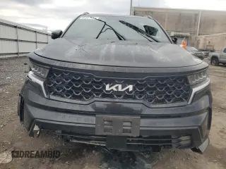 2022 Kia Sorento EX z VIN 5XYRH4LF9NG104561, wystawiony jako Copart lot #85367444 z przebiegiem 51 908 mil mil oraz Szkoda całkowita • Salvage title. Historia ofert i sprzedaży dostępna na DreamBid. Obrazek 5.