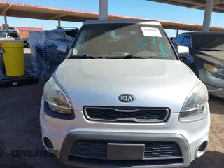 2013 Kia Soul ! with VIN KNDJT2A69D7535013, listed as a IAAI auction lot 41809958 with 168,786 mi miles. Bid and sale history available at carsss.com. Image 6.