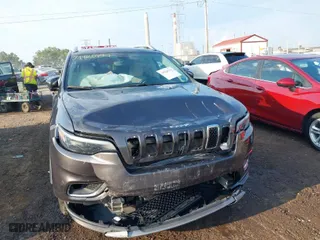 2020 Jeep Cherokee Limited with VIN 1C4PJMDX8LD527369, listed as a IAAI auction lot 39920793 with 33,776 mi miles. Bid and sale history available at carsss.com. Image 6.