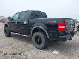 2006 Ford F-150 XLT z VIN 1FTPW14V06FB66713, wystawiony jako IAAI lot #42476916 z przebiegiem 155 509 mil mil oraz . Historia ofert i sprzedaży dostępna na DreamBid. Obrazek 3.