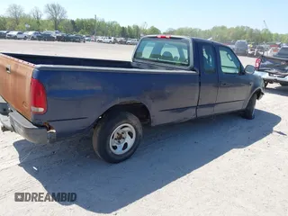2003 Ford F-150 XL z VIN 1FTRX17W03NB84642, wystawiony jako IAAI lot #42141979 z przebiegiem 112 902 mil mil oraz . Historia ofert i sprzedaży dostępna na DreamBid. Obrazek 4.