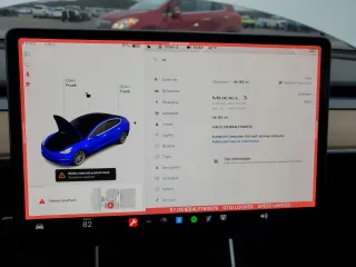 2020 Tesla Model 3 Long Range z VIN 5YJ3E1EB4LF790679, wystawiony jako Copart lot #47623295 z przebiegiem 44 182 mil mil oraz Szkoda całkowita • Salvage title. Historia ofert i sprzedaży dostępna na DreamBid. Obrazek 9.