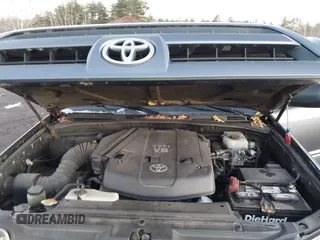2004 Toyota 4Runner SR5 with VIN JTEBU14R440025061, listed as a IAAI auction lot 41189509 with 159,752 mi miles and . Bid and sale history available at DreamBid. Image 10.