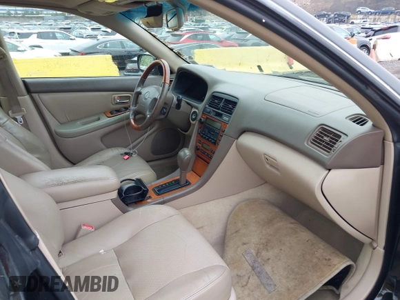 2001 Lexus ES 300 with VIN JT8BF28G310322006, listed as a IAAI auction lot 42203329 with 110,087 mi miles and . Bid and sale history available at carsss.com. Image 5.