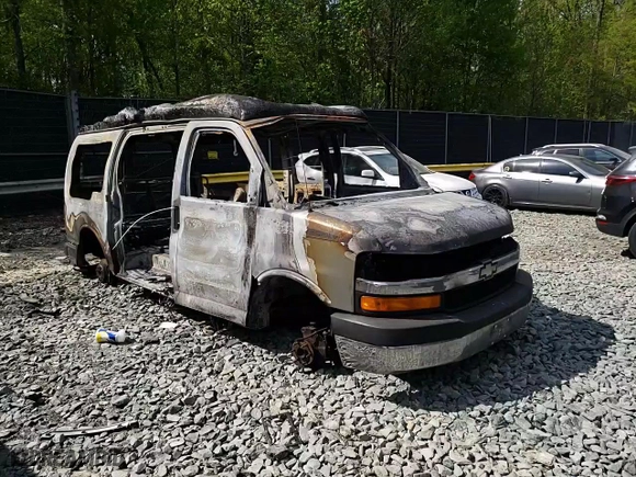 2003 Chevrolet Express Cargo Van YF7 Upfitter with VIN 1GBFG15T531136271, listed as a Copart auction lot 52173144 with 0 mi miles and Salvage Title. Bid and sale history available at carsss.com. Image 10.