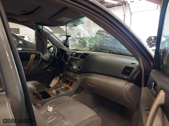 2008 Toyota Highlander Hybrid Limited with VIN JTEEW44A282016047, listed as a IAAI auction lot 41713409 with 1 mi miles. Bid and sale history available at carsss.com. Image 5.