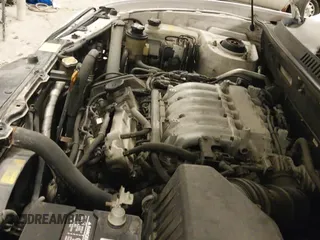 2003 Hyundai Santa Fe GLS с VIN KM8SC13E83U533400, выставлен на аукционе IAAI как лот 41610045 с пробегом 98 196 миль миль и . История ставок и продаж доступна на DreamBid. Изображение 19.