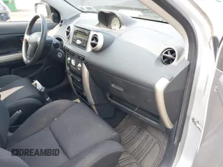 2004 Scion xA z VIN JTKKT624X40065780, wystawiony jako IAAI lot #42383828 z przebiegiem 108 588 mil mil oraz . Historia ofert i sprzedaży dostępna na DreamBid. Obrazek 5.