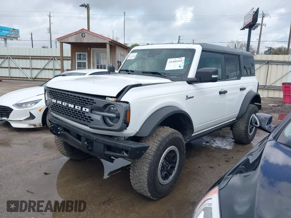 2023 Ford Bronco z VIN 1FMEE5DP9PLB30696, wystawiony jako IAAI lot #41468543 z przebiegiem 12 465 mil mil oraz . Historia ofert i sprzedaży dostępna na DreamBid. Obrazek 17.