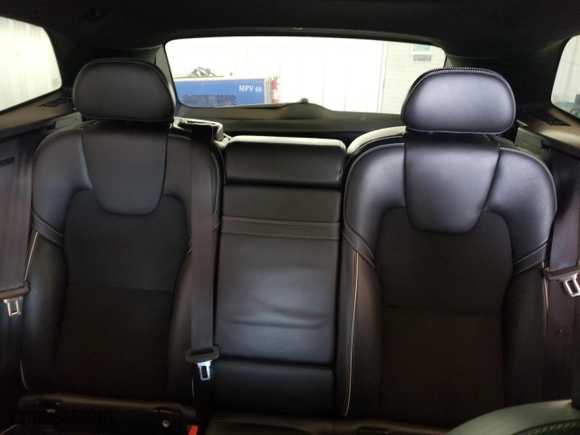 2018 Volvo XC60 R-Design with VIN YV4A22RM1J1036921, listed as a Copart auction lot 57869633 with 96,975 mi miles. Bid and sale history available at carsss.com. Image 10.