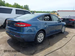 2019 Ford Fusion S z VIN 3FA6P0G79KR267560, wystawiony jako IAAI lot #41780868 z przebiegiem Nie podano mil oraz . Historia ofert i sprzedaży dostępna na DreamBid. Obrazek 4.