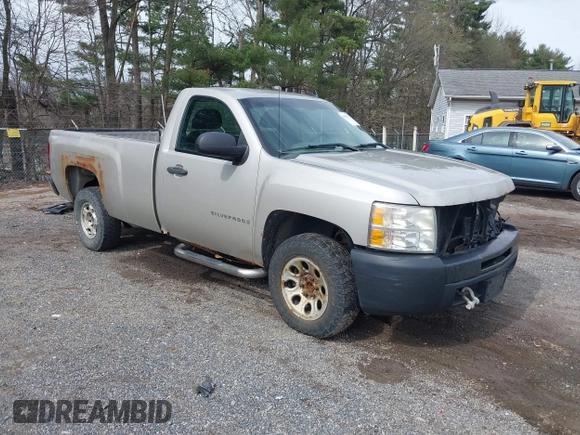 2009 Chevrolet Silverado 1500 LT w/1LT with VIN 1GCEC14009Z188511, listed as a IAAI auction lot 41949101 with 489,749 mi miles. Bid and sale history available at carsss.com. Image 1.