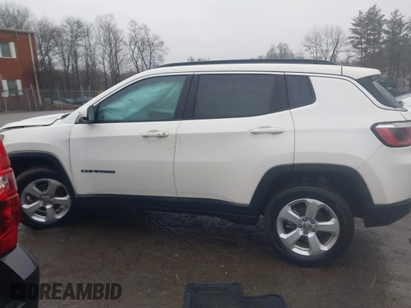 2019 Jeep Compass Latitude with VIN 3C4NJDBB6KT847829, listed as a IAAI auction lot 41476956 with 58,423 mi miles. Bid and sale history available at carsss.com. Image 14.